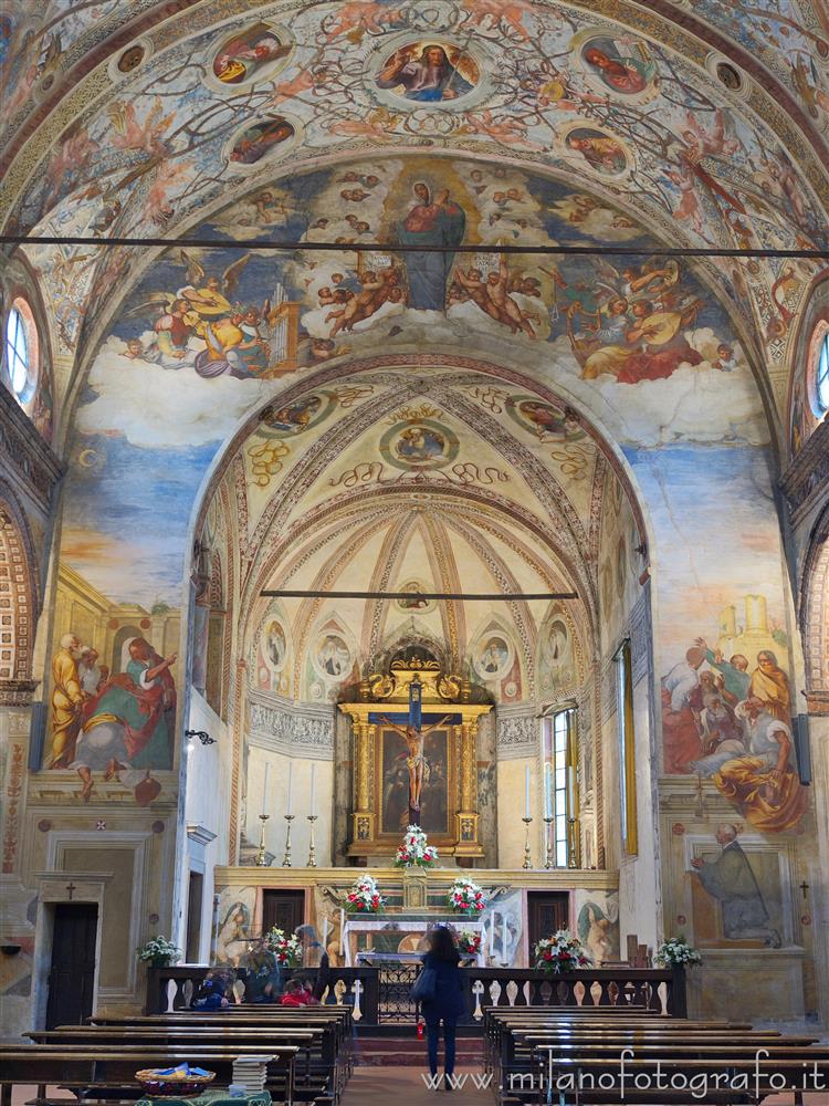 Soncino (Cremona, Italy) - Presbytery and great arch in the Church of Santa Maria delle Grazie